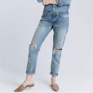 Able Women's Boyfriend Jeans - Light Blue
